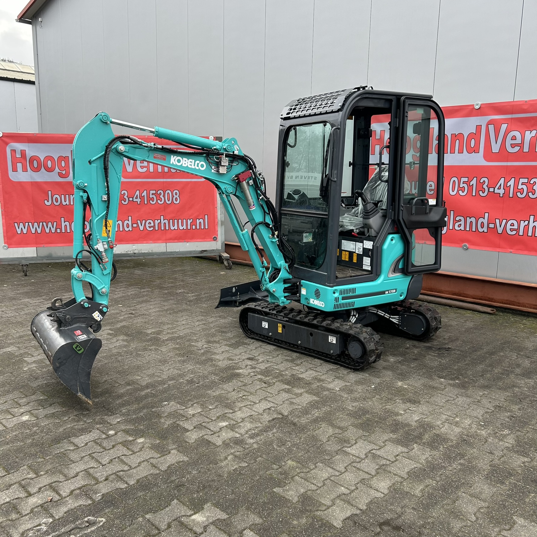 Hoogland_verhuur_joure_Kobelco_SK17_minikraan (6)