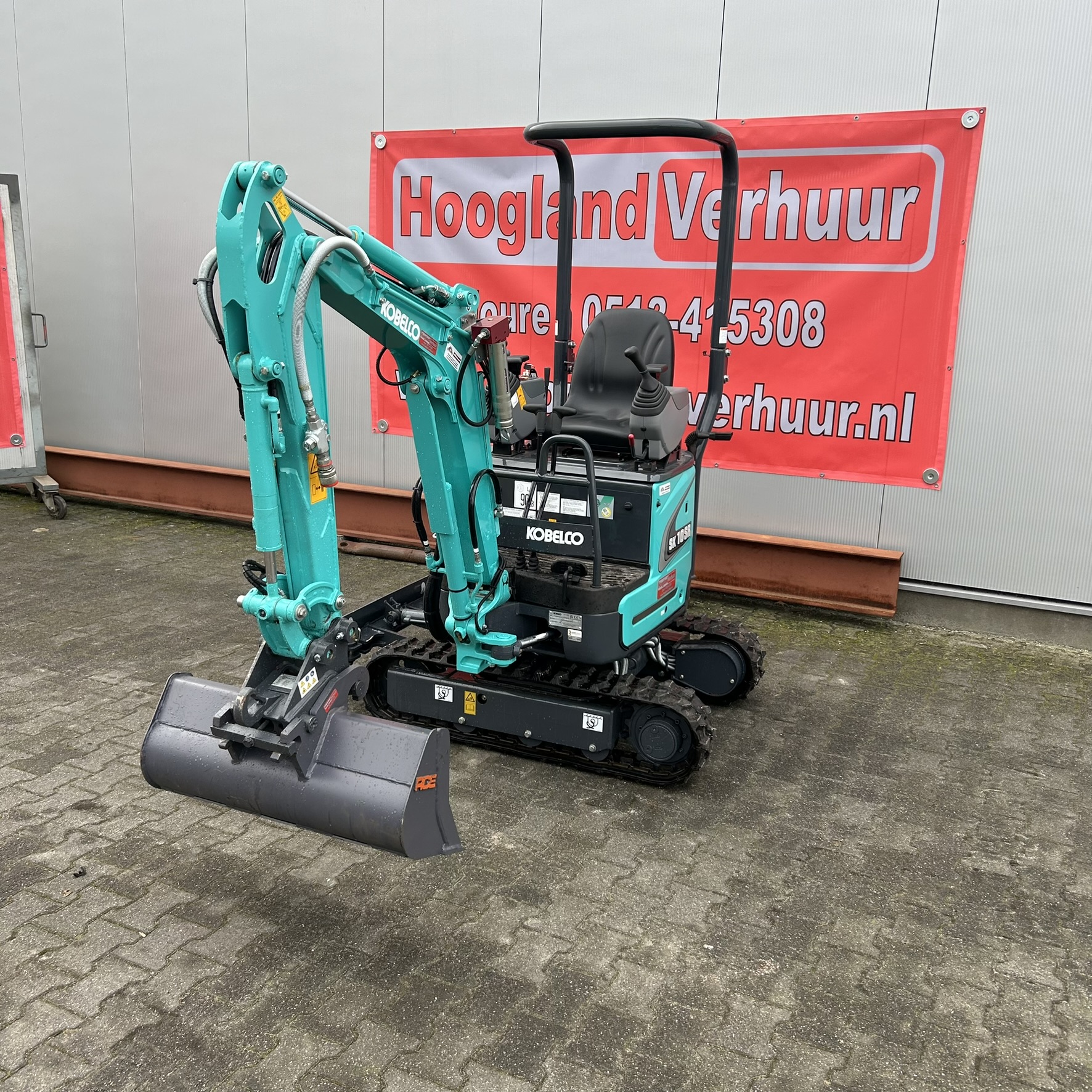 Hoogland_verhuur_joure_Kobelco_sk10_minikraan (2)